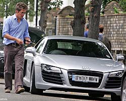 hughgrant-r8.jpg